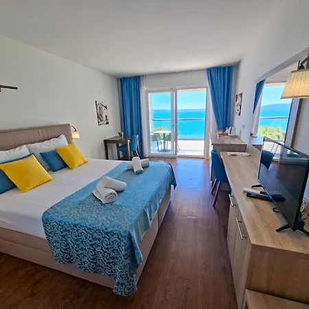 Cascada 3*