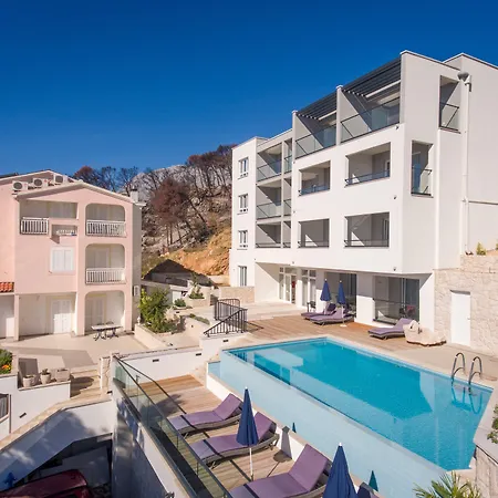 Cascada Hotell 3*
